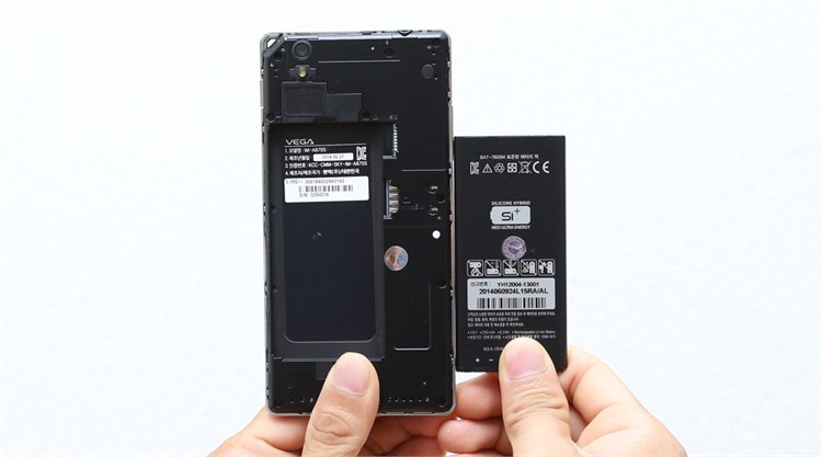 Điện thoại Pantech Vega Iron A870S