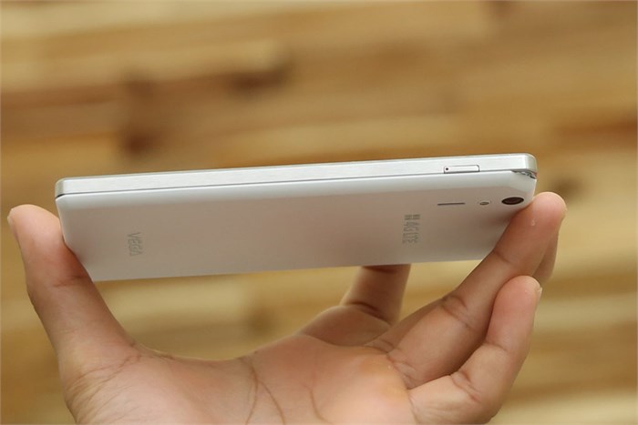 Điện thoại Pantech Vega Iron A870S