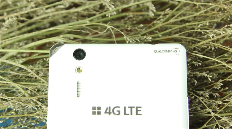 Điện thoại Pantech Vega Iron A870S