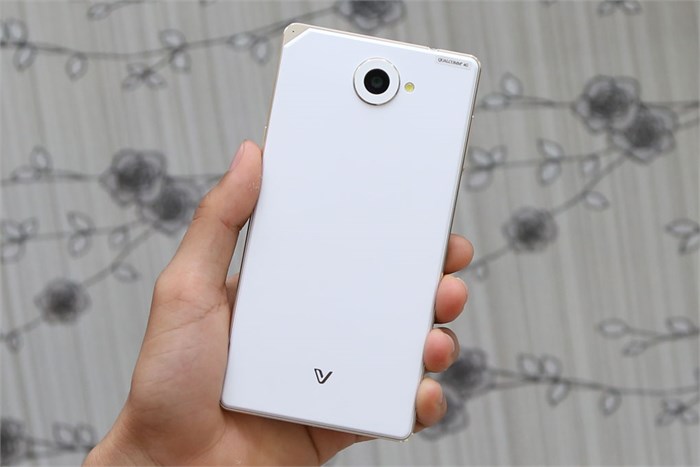 Điện thoại Pantech Vega Iron 2 A910S