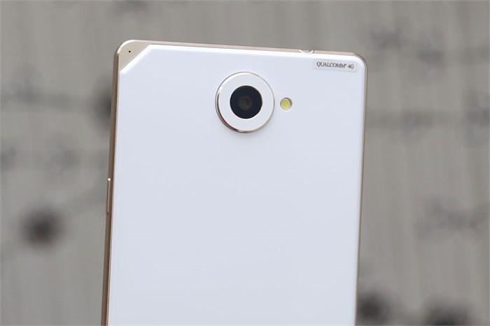 Điện thoại Pantech Vega Iron 2 A910S