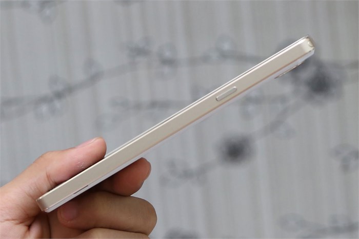 Điện thoại Pantech Vega Iron 2 A910S