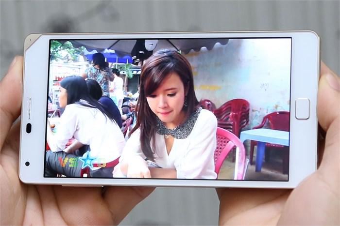 Điện thoại Pantech Vega Iron 2 A910S