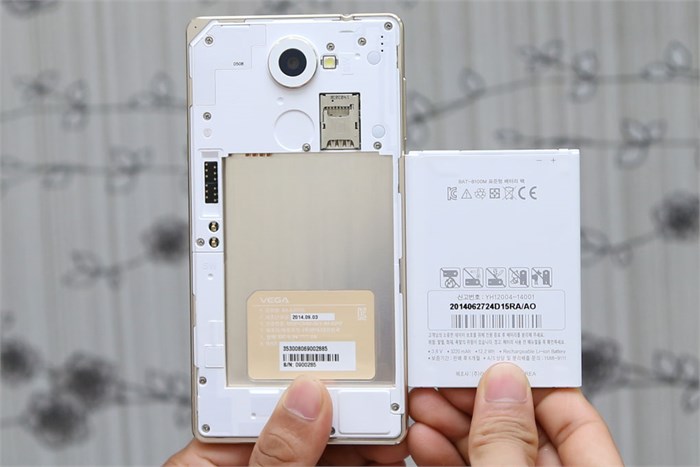 Điện thoại Pantech Vega Iron 2 A910S