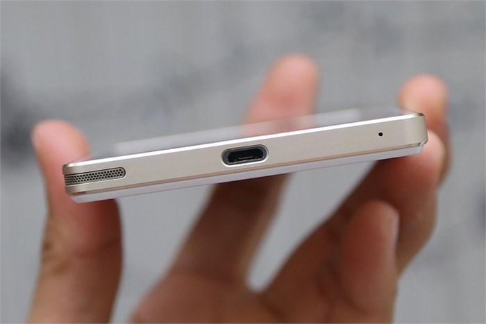 Điện thoại Pantech Vega Iron 2 A910S