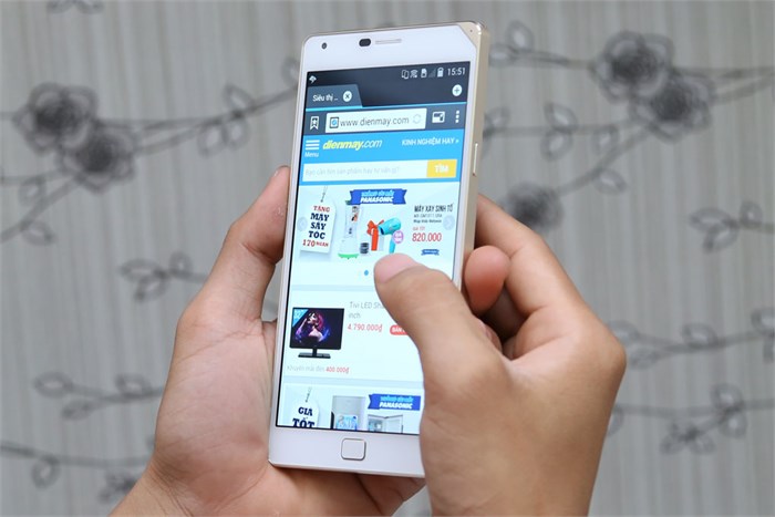 Điện thoại Pantech Vega Iron 2 A910S