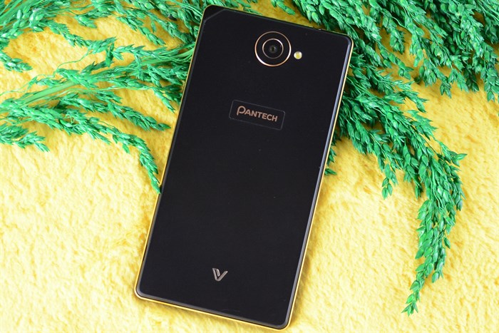 Điện thoại Pantech Vega Iron 2 A910S