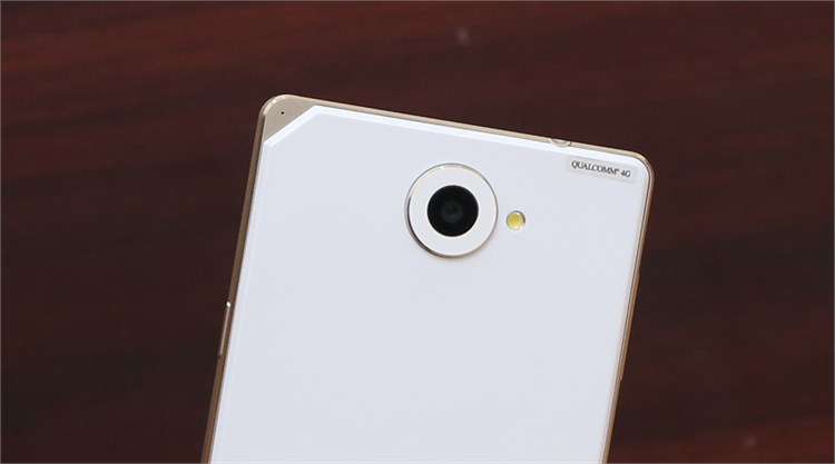 Điện thoại Pantech Vega Iron 2 A910S