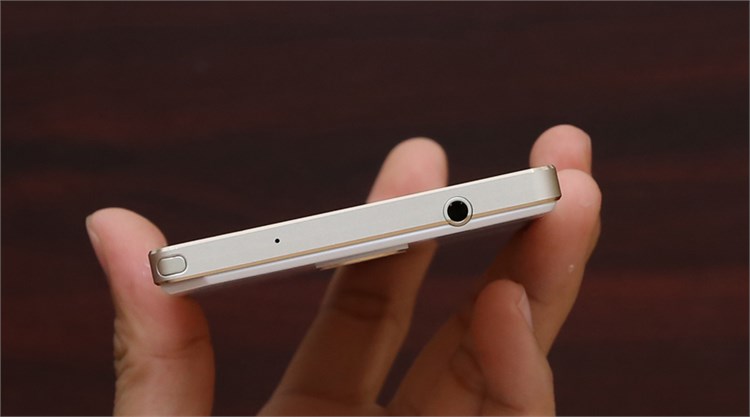 Điện thoại Pantech Vega Iron 2 A910S