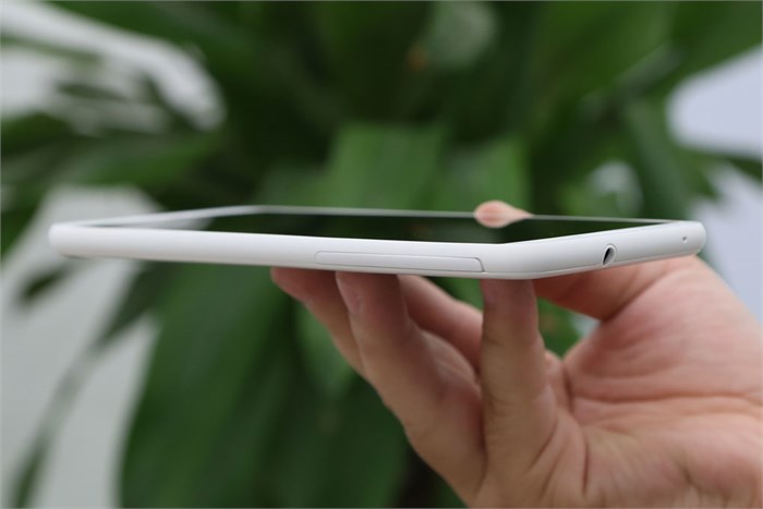 Điện thoại HTC Desire 816G Màu Trắng