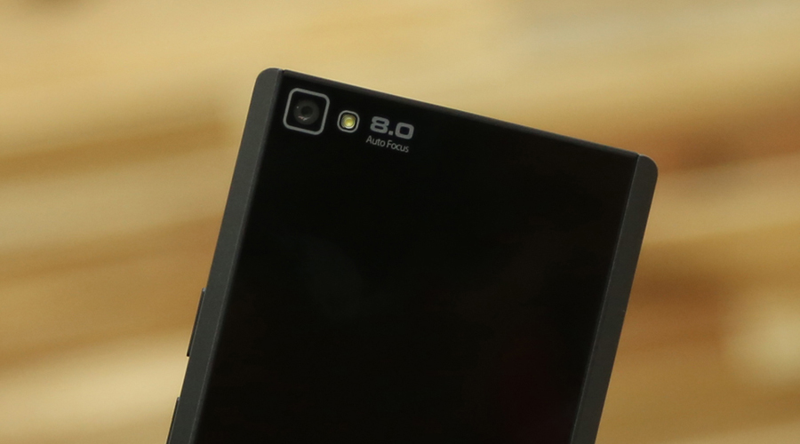 <p>Camera 8.0MP với cảm biến ExmorR cho khả năng chụp ảnh vượt trội</p>