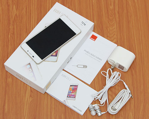 Bộ sản phẩm gồm: Hộp, Tai nghe, Sách hướng dẫn, Miếng dán màn hình, Ốp lưng