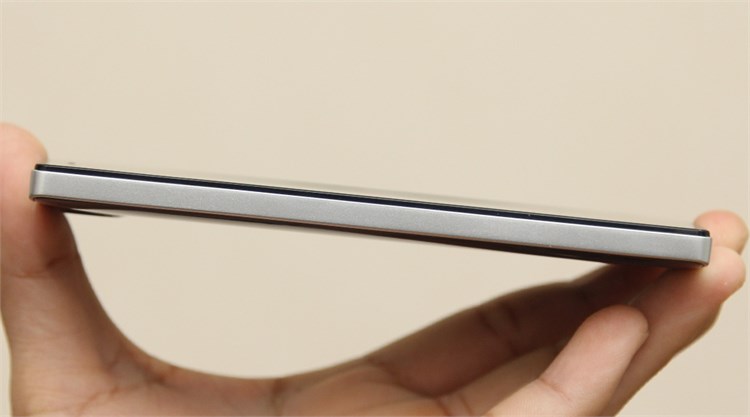 Điện thoại Q-Smart QS18