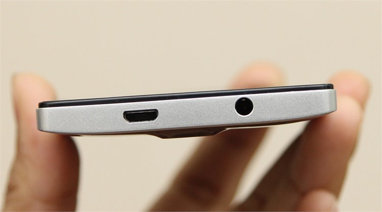 Điện thoại Q-Smart QS18