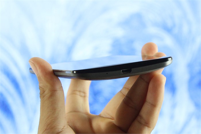 Điện thoại Asus Zenfone 2 2.3Ghz/4G/32G Màu Bạc