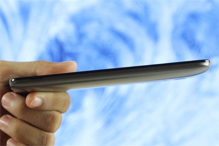 Điện thoại Asus Zenfone 2 2.3Ghz/4G/32G Màu Bạc