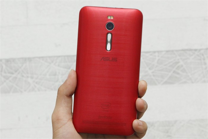 Điện thoại Asus Zenfone 2 2.3Ghz/4G/32G Màu Đỏ