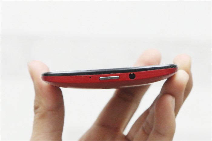 Điện thoại Asus Zenfone 2 2.3Ghz/4G/32G Màu Đỏ