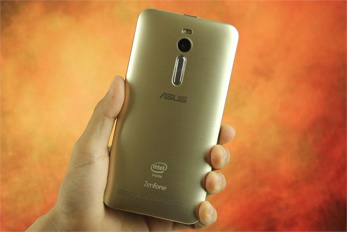 Điện thoại Asus Zenfone 2 2.3Ghz/4G/32G Màu Vàng đồng