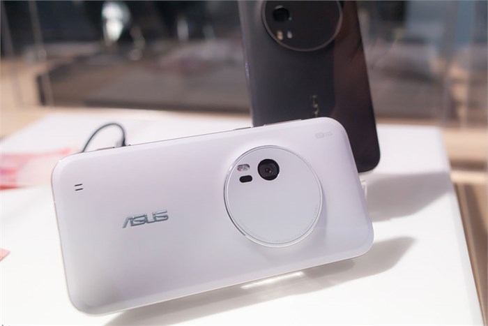 Điện thoại Asus Zenfone Zoom