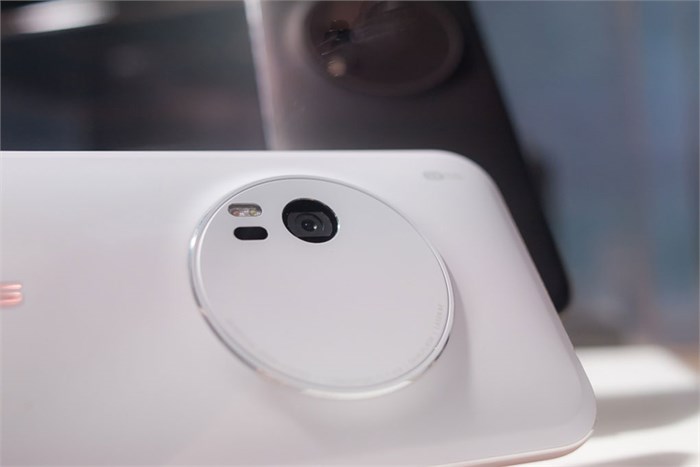 Điện thoại Asus Zenfone Zoom