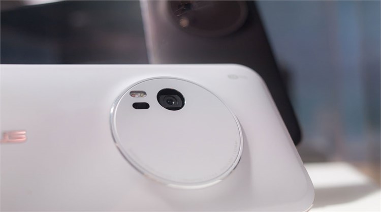 Điện thoại Asus Zenfone Zoom