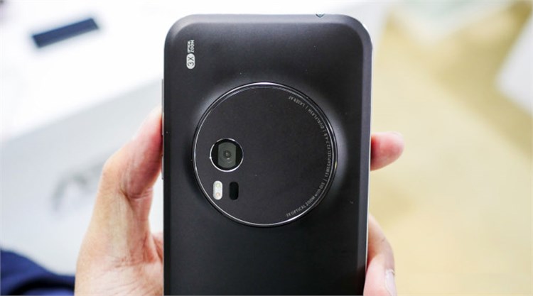 Điện thoại Asus Zenfone Zoom