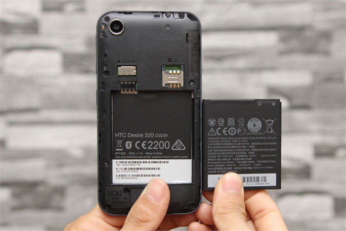 Điện thoại HTC Desire 320