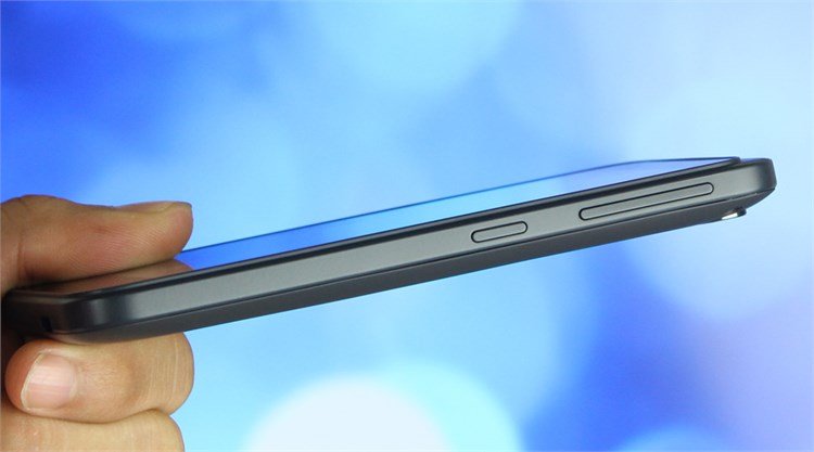 Điện thoại HTC Desire 320