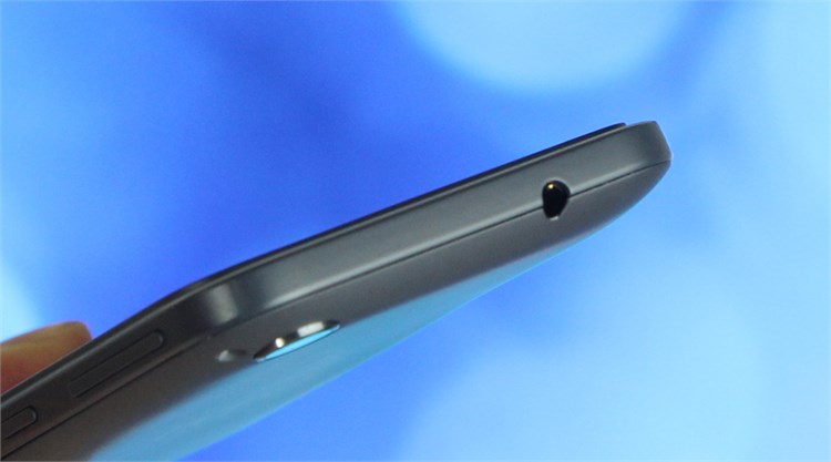 Điện thoại HTC Desire 320