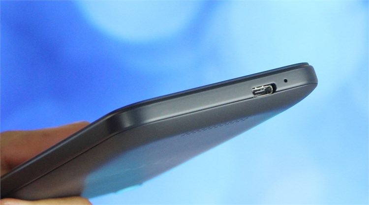 Điện thoại HTC Desire 320