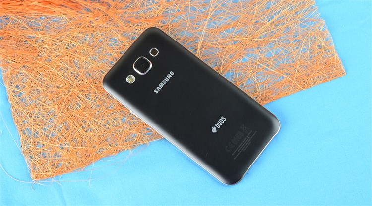 Điện thoại Samsung Galaxy E5