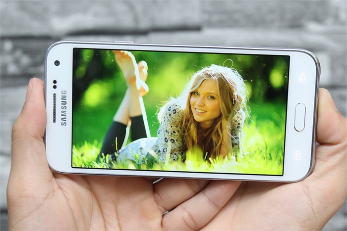 Điện thoại Samsung Galaxy E5