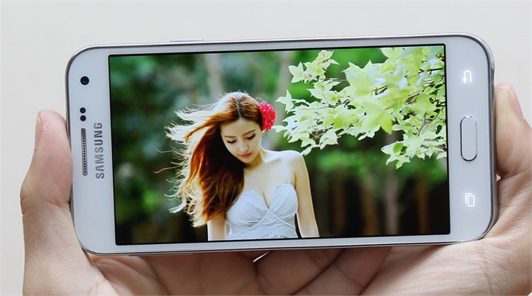 Điện thoại Samsung Galaxy E5