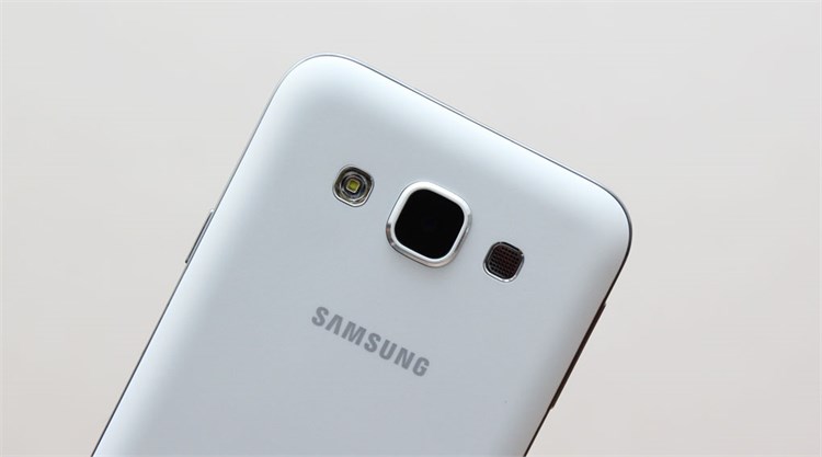 Điện thoại Samsung Galaxy E5