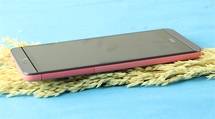 Điện thoại HTC Desire 826 Màu Tím hồng