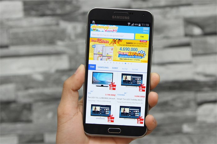 Điện thoại Samsung Galaxy E7