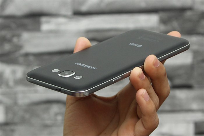 Điện thoại Samsung Galaxy E7