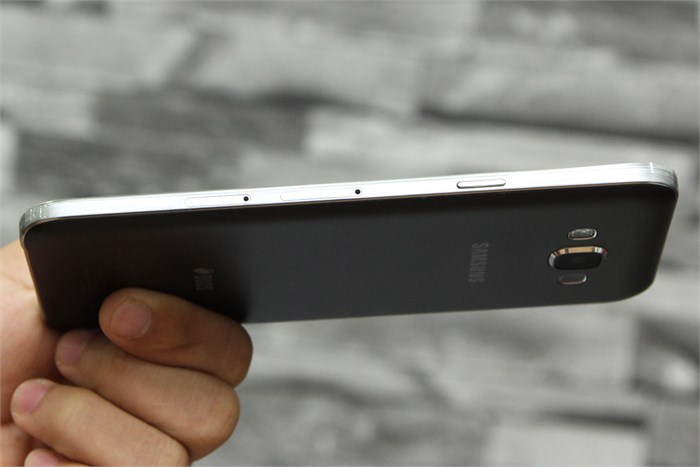 Điện thoại Samsung Galaxy E7