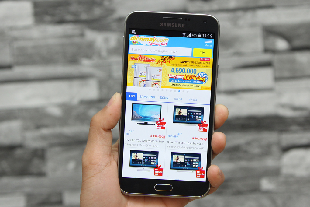 Điện thoại Samsung Galaxy E7