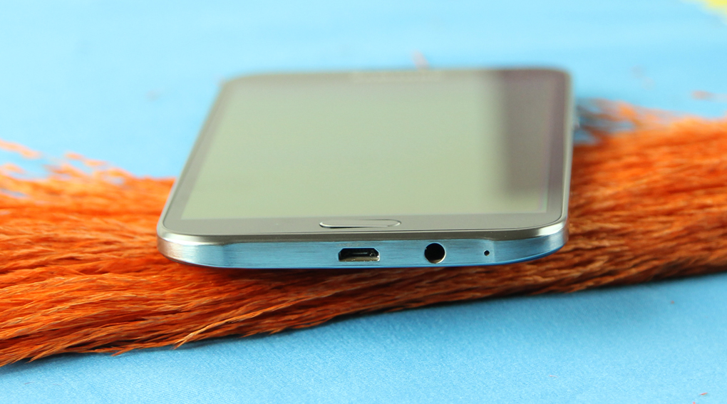Điện thoại Samsung Galaxy E7
