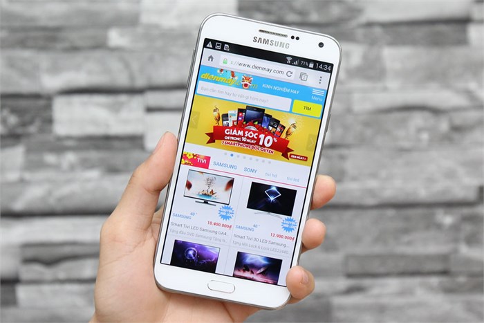 Điện thoại Samsung Galaxy E7