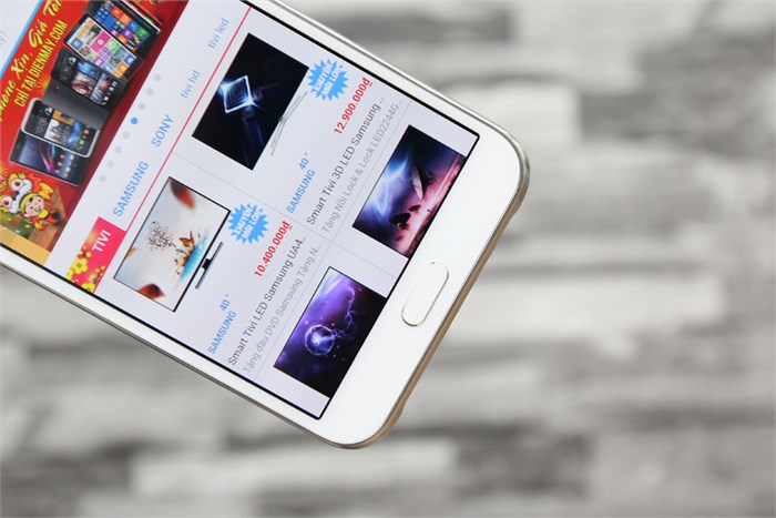 Điện thoại Samsung Galaxy E7