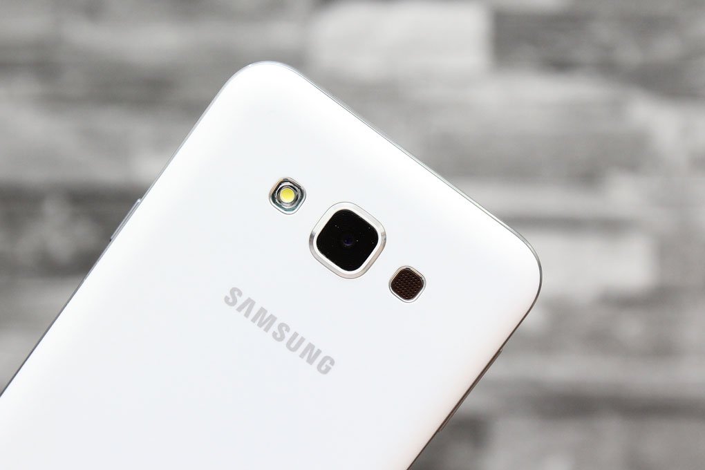 Điện thoại Samsung Galaxy E7