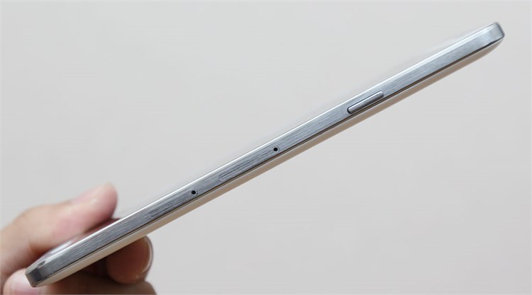 Điện thoại Samsung Galaxy E7