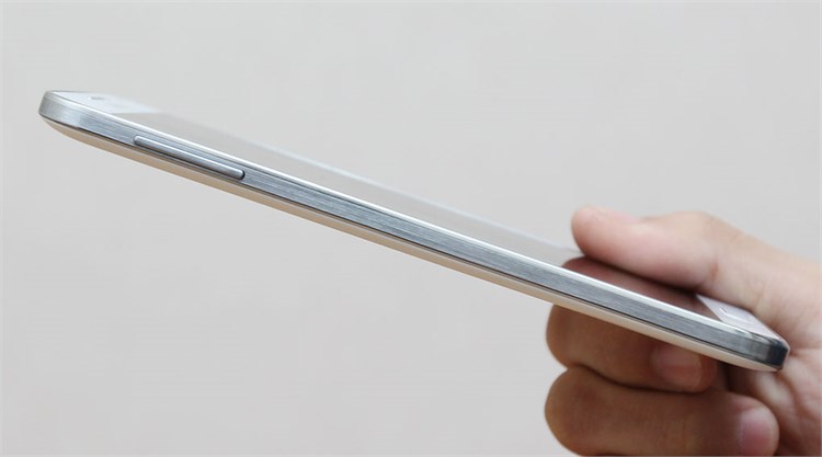 Điện thoại Samsung Galaxy E7