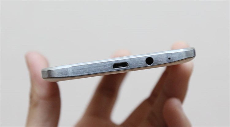 Điện thoại Samsung Galaxy E7