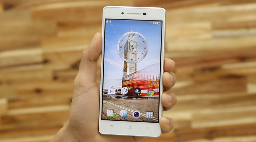 Giao diện Color OS đặc trưng của Oppo cùng vi xử lý lõi tứ cho khả năng vận hành mượt mà, trơn tru mọi tác vụ.