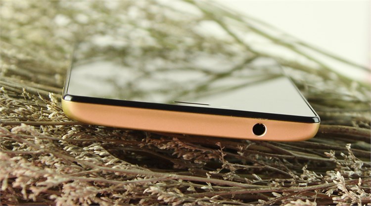 Điện thoại Q-Smart QS550T