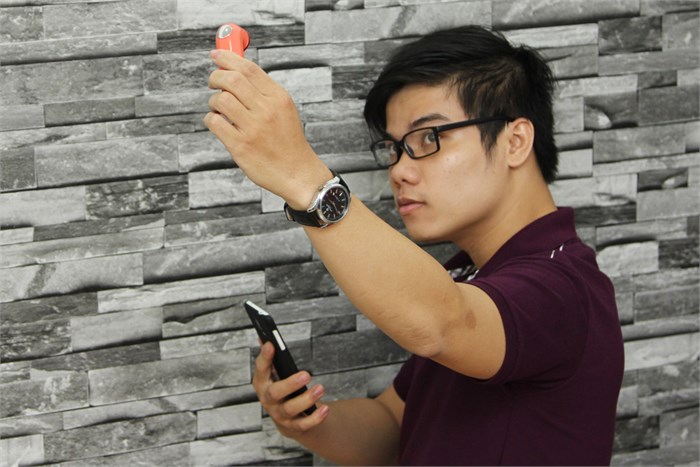 Điện thoại HTC RE Camera